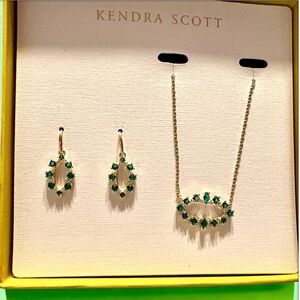Kendra Scott Teal Earrings and Necklace Set FREE!! Mini Jewelry box!!